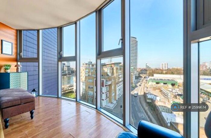 2 Bedroom Flat To Rent In Lombard Road, London, SW11