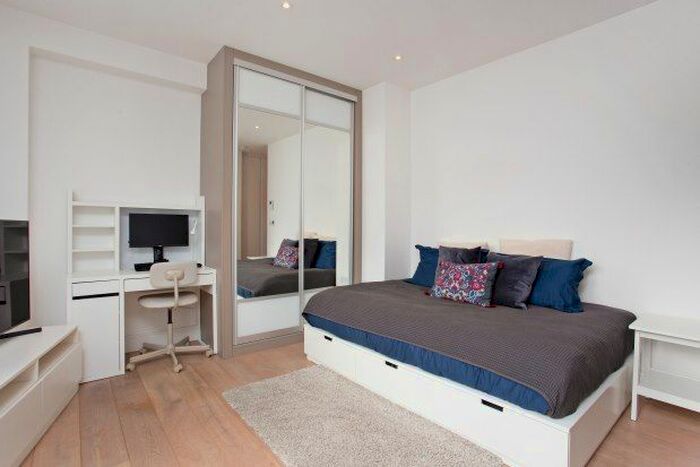 Studio To Rent In King Street, Hammersmith, W6