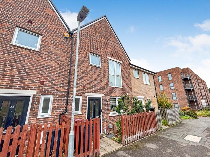 3 Bedroom Terraced House To Rent In Eddleston Way, Tilehurst, Reading, RG30