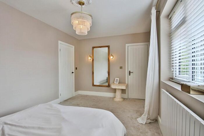 2 Bedroom Semi-Detached House For Sale In Thornhill Avenue, Hull, HU8