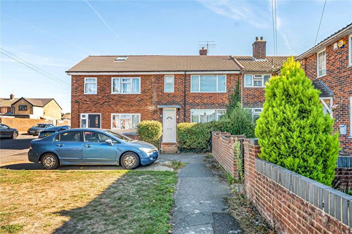 3 Bedroom Terraced House For Sale In Long Furlong Drive, Slough, Berkshire, SL2
