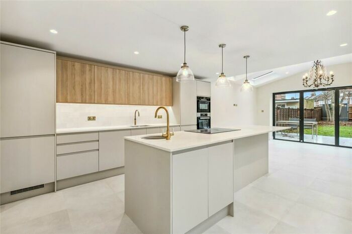 5 Bedroom Terraced House To Rent In Fernlea Road, London, SW12