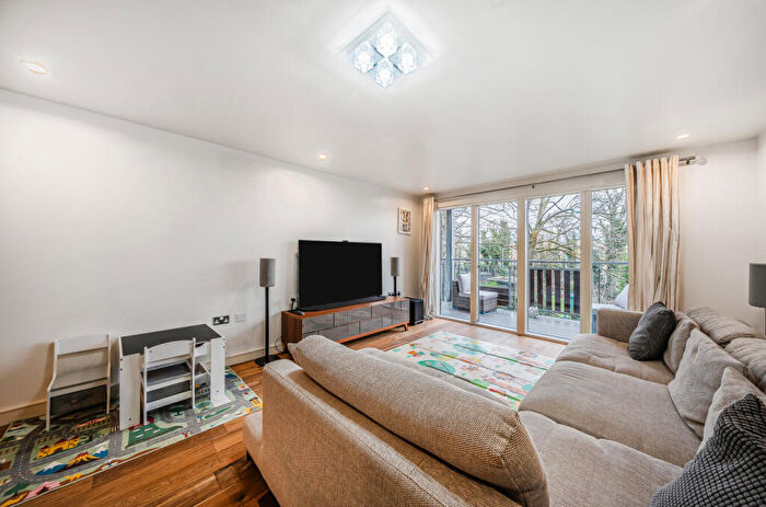 2 Bedroom Apartment For Sale In Seren Park Gardens, Blackheath, Greenwich, London, SE3