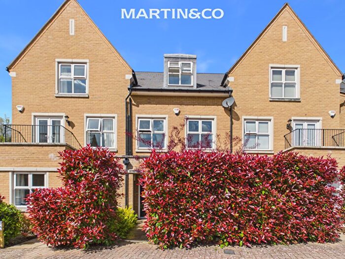 5 Bedroom Terraced House For Sale In Queenswood Crescent, Englefield Green, TW20
