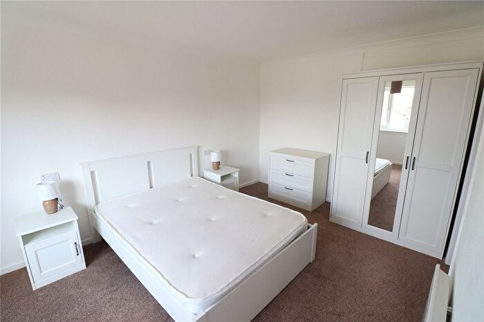 1 Bedroom Flat To Rent In Mallards Court, Hanger Ruding, Watford, Hertfordshire, WD19