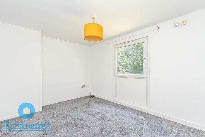 1 Bedroom Flat To Rent In Frobisher Gardens, Daybrook, NG5