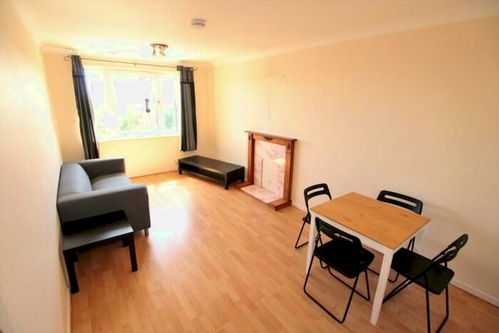 2 Bedroom Flat To Rent In Ash-Hill Drive, Aberdeen, AB16