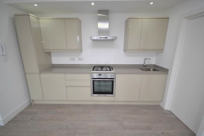 1 Bedroom Flat To Rent In High Street, High Barnet, Hertfordshire, EN5