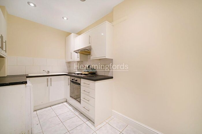 2 Bedroom Flat To Rent In Hercules Place, Holloway, N7