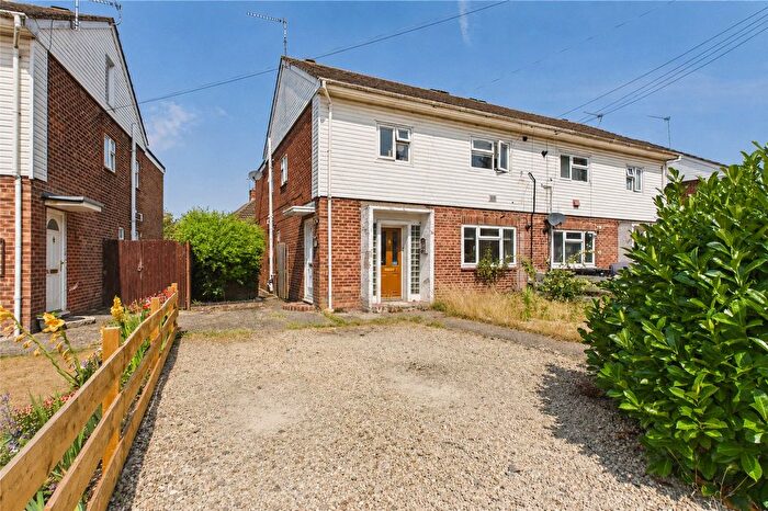2 Bedroom Maisonette For Sale In Blossom Lane, Theale, RG7