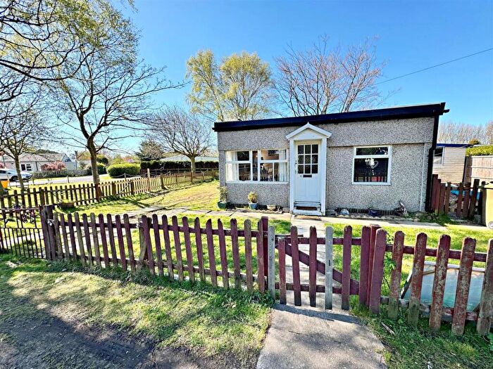 2 Bedroom Chalet For Sale In Humberston Fitties, Humberston, Grimsby, N.E. Lincs, DN36