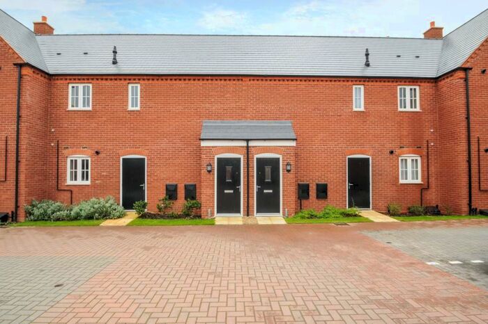 1 Bedroom Maisonette To Rent In Auralia Close, Aylesbury, HP18