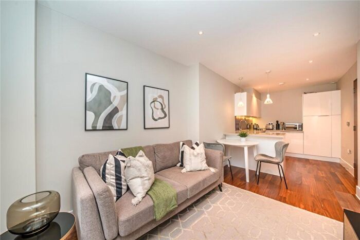 1 Bedroom Apartment To Rent In Lovat Lane, London, EC3R