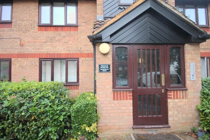 1 Bedroom Studio To Rent In Rodeheath, Luton, LU4