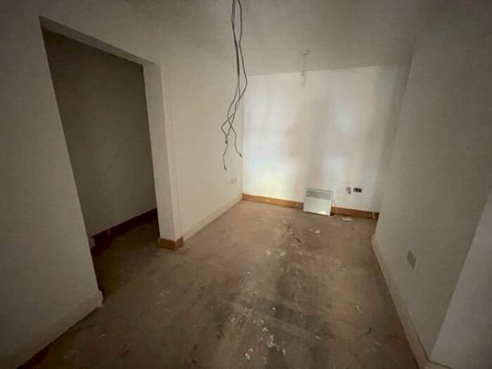 5 Bedroom Semi Detached House For Sale In Larkhill Lane, Clubmoor