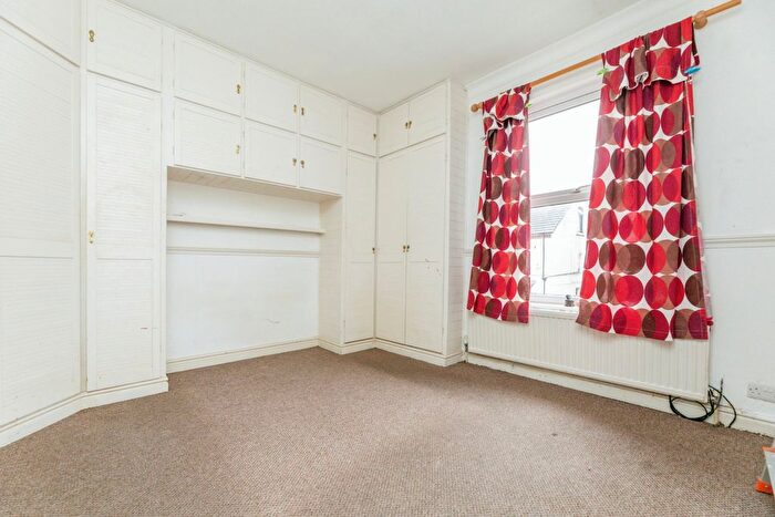 3 Bedroom End Of Terrace House For Sale In Firth Park Crescent, Sheffield, South Yorkshire, S5