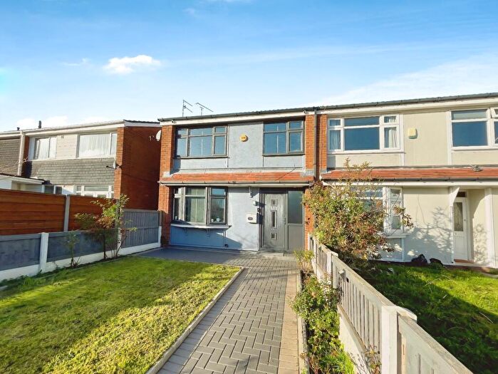 3 Bedroom Semi Detached House To Rent In Frobisher Place, Stockport, Greater Manchester, SK5