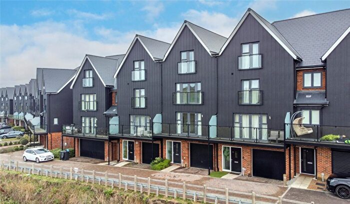 4 Bedroom Terraced House For Sale In Stratford Way, Northfleet, Kent, DA11