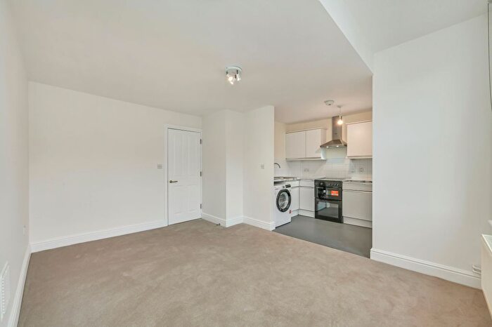 2 Bedroom Maisonette To Rent In Woodlands Park Road, London, SE10