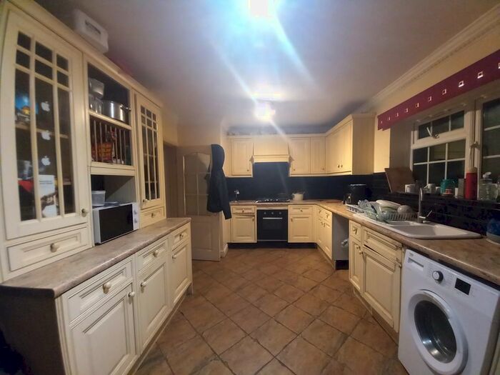 4 Bedroom Terraced House To Rent In Brookside Avenue, Ashford, TW15