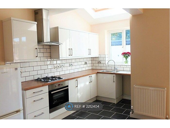 3 Bedroom Detached House To Rent In Heckington Drive, Nottingham, NG8
