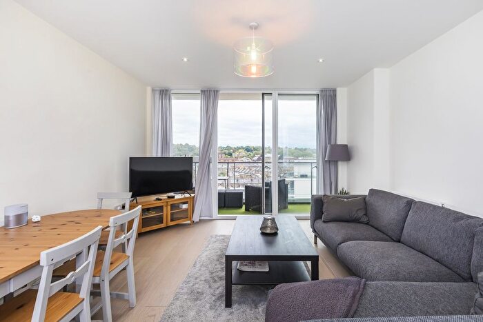 2 Bedroom Flat To Rent In River Gardens Walk, Greenwich, SE10