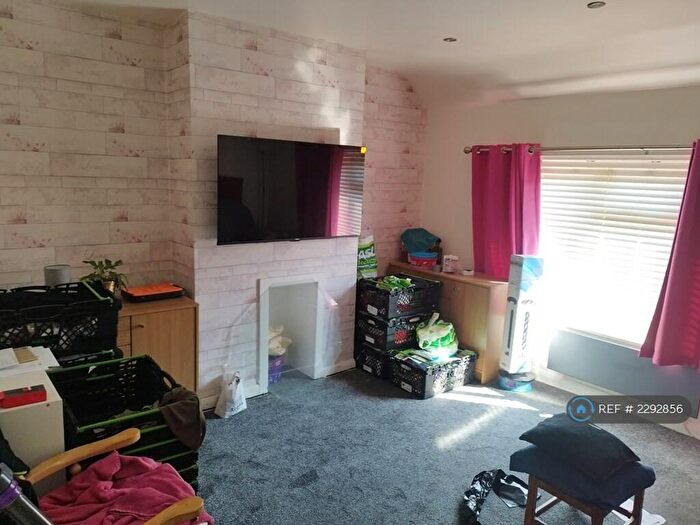 1 Bedroom Flat To Rent In Hereford Road, Weymouth, DT4