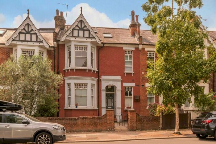 Studio To Rent In Milman Road, London, NW6