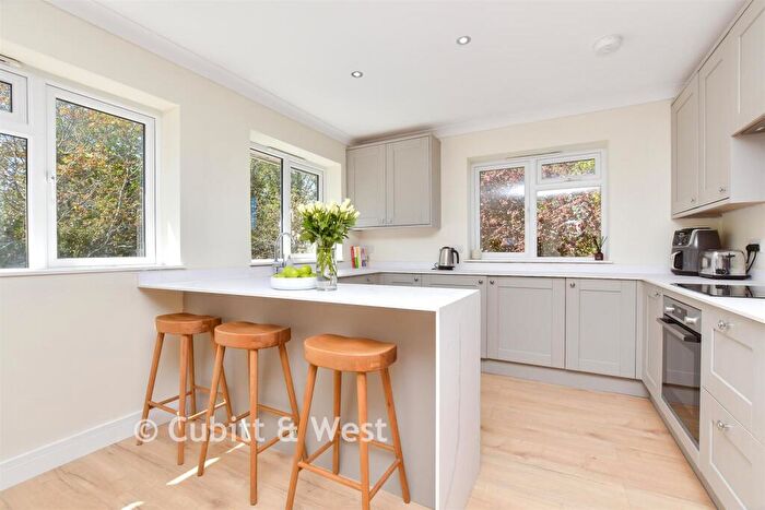 2 Bedroom Maisonette For Sale In Castleton Close, Banstead, Surrey, SM7