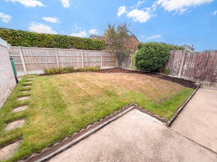 2 Bedroom Bungalow To Rent In Barton Close, Forest Town, NG19