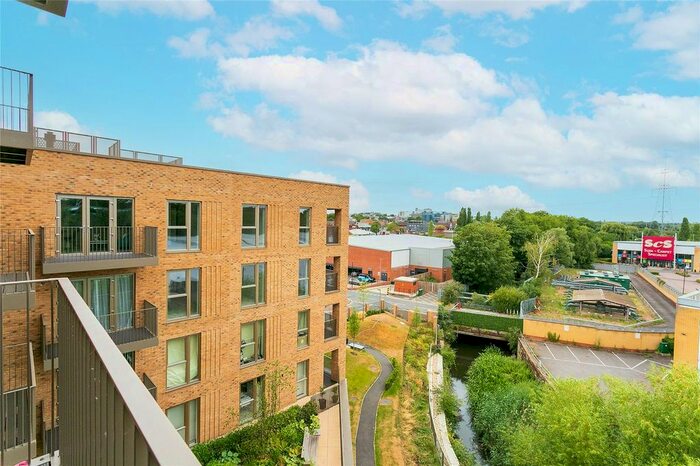 1 Bedroom Flat To Rent In Frogmore Avenue, Watford, Hertfordshire, WD17