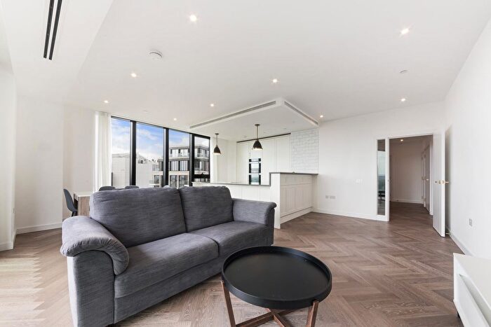 3 Bedroom Flat To Rent In Gauging Square, London Dock, London, E1W