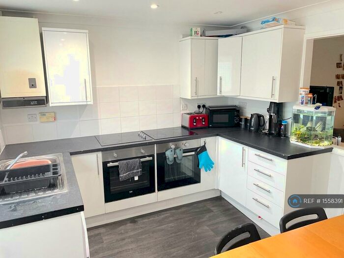 6 Bedroom Terraced House To Rent In Regency Place, Canterbury, CT1