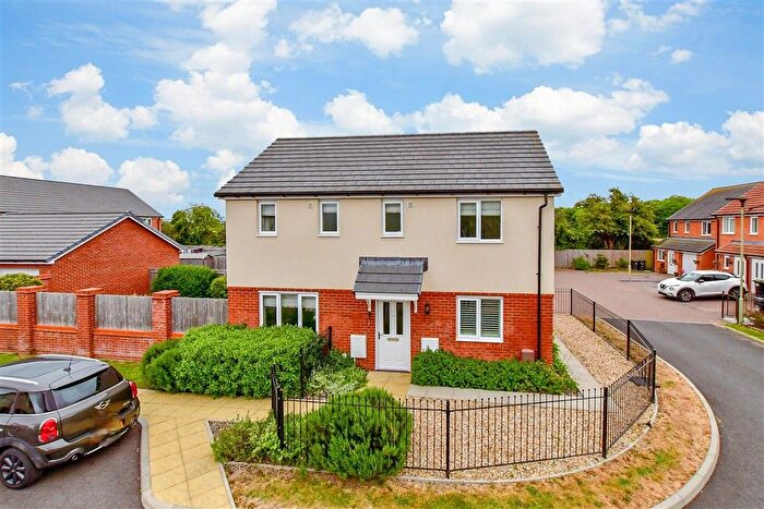 3 Bedroom Detached House For Sale In Turret Avenue, Havant, Hampshire, PO9