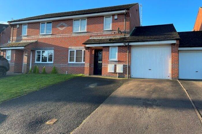 3 Bedroom Property To Rent In Poolfields Court, Stoke-On-Trent, ST6