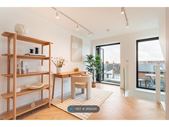 1 Bedroom Terraced House To Rent In Hythe Road, Brighton, BN1