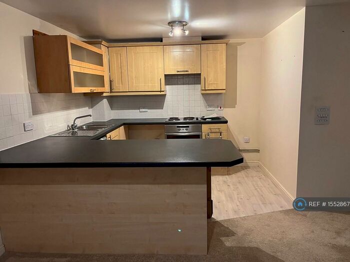 2 Bedroom Flat To Rent In Chantry Close, London, SE2