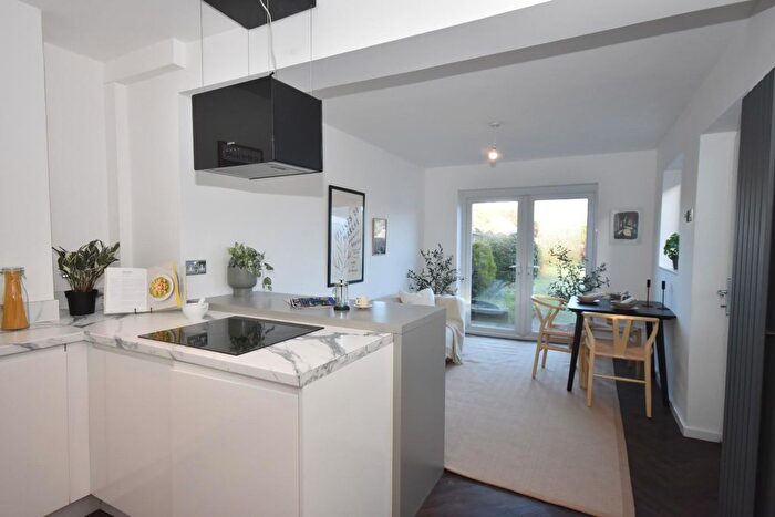 3 Bedroom Semi-Detached House For Sale In Hucknall Avenue, Ashgate, Chesterfield, S40