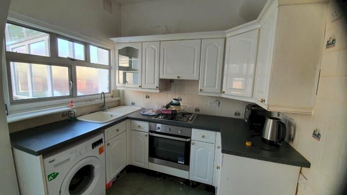 3 Bedroom Terraced House To Rent In Penshurst Road, Thornton Heath, Surrey, CR7
