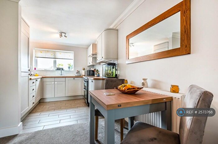 2 Bedroom Flat To Rent In Bridge Place, Cattawade, Manningtree, CO11