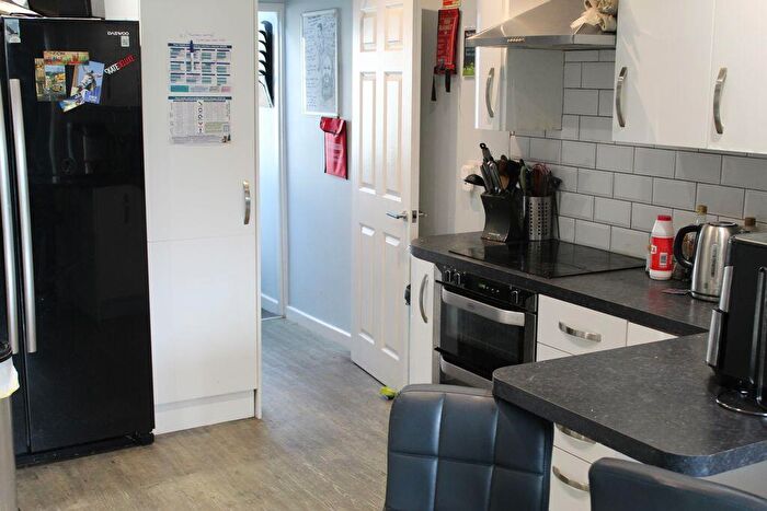 6 Bedroom Semi Detached House To Rent In Furnished Room Let - Didcot, OX11