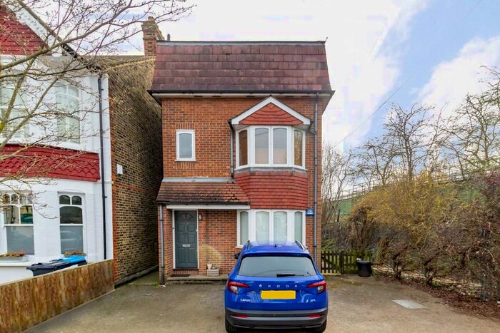 1 Bedroom Flat To Rent In Revelstoke Road, London, SW18