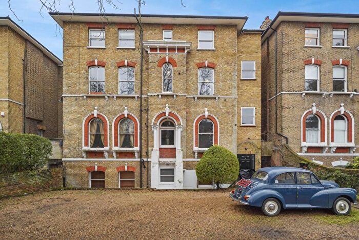 3 Bedroom Flat To Rent In Kidbrooke Park Road, Blackheath, SE3