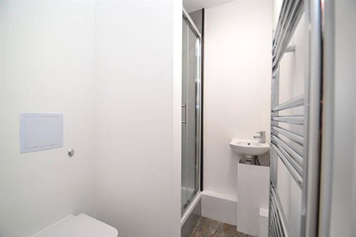 2 Bedroom Flat To Rent In Broadhurst Avenue, Edgware, Greater London, HA8