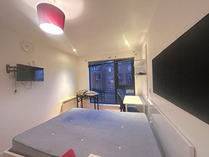 1 Bedroom Studio To Rent In The Pavillion, St Michaels Lane, Headingley, Leeds, LS6