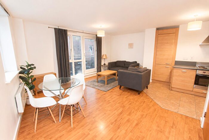 2 Bedroom Flat To Rent In Aspect, Elmwood Lane, LS2