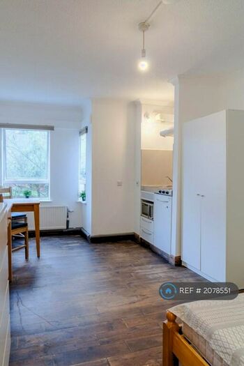 Studio To Rent In Mapesbury Lodge, London, NW2