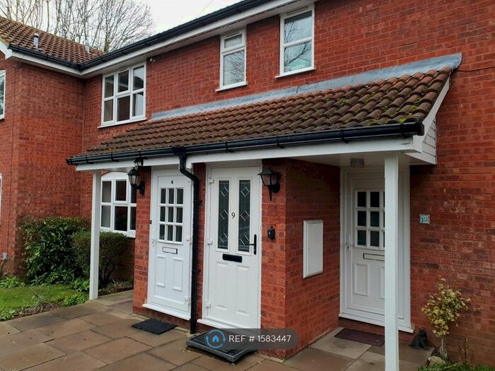 1 Bedroom Maisonette To Rent In Lancresse Close, Uxbridge, UB8