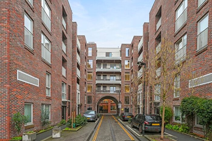 1 Bedroom Flat For Sale In Equiano Court, Baldwins Gardens, London, EC1N