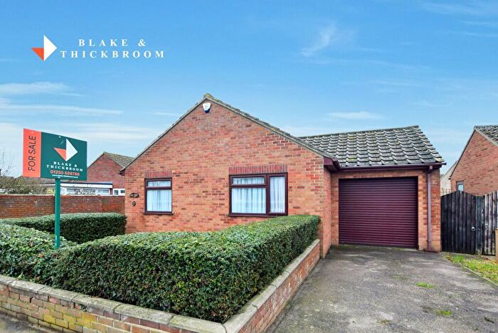 2 Bedroom Detached Bungalow For Sale In Jaywick Lane, Clacton-on-Sea, Essex, CO16